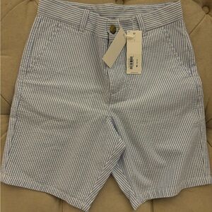 NWT.  Size 10 boys Janie and Jack sear sucker shorts.